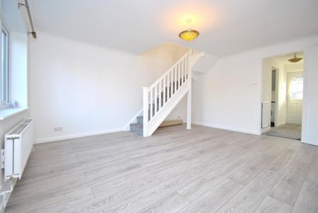 3 bedroom semi-detached house to rent - Photo 4