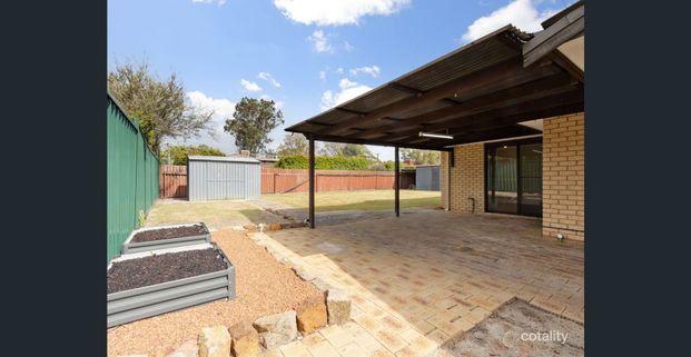 Charming home with spacious backyard. - Photo 1