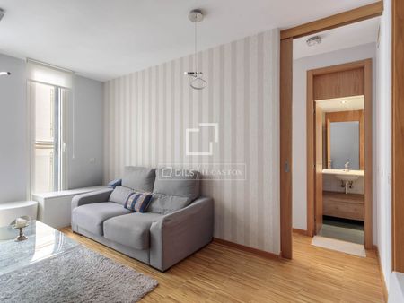 Excellent 1 Bedroom apartment for rent in Cortes / Huertas, Madrid - Photo 3
