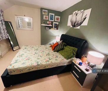 2 bedroom semi-detached house to rent - Photo 5