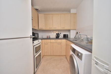 2 bedroom flat to rent, - Photo 2