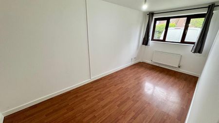 4 bedroom detached house to rent - Photo 4