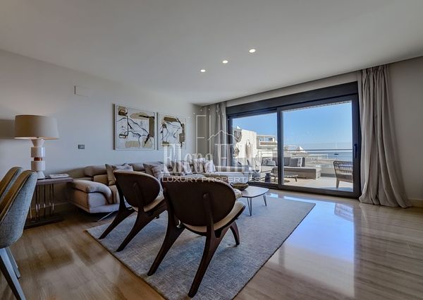 Beautiful luxury penthouse in a residential area on the first line of Mascarat beach, Altea, Alicante