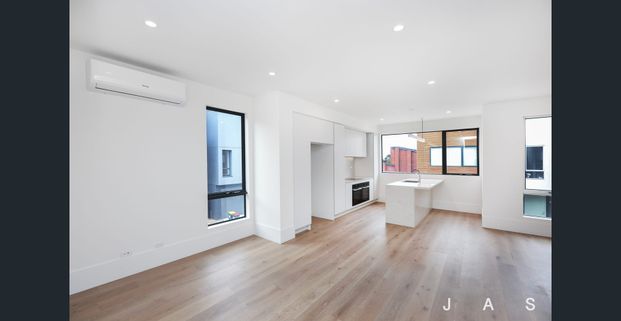 Brand New Townhome in Prestigious Port Lane - Photo 1