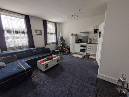 1 bedroom flat to rent - Photo 2