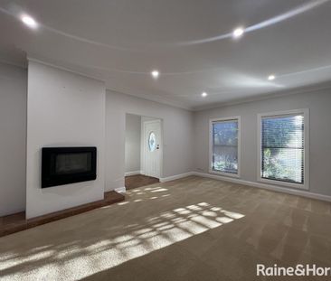 BEAUTIFUL FAMILY HOME IN GREAT CENTRAL LOCATION - Photo 2