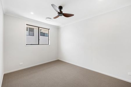 Spacious Family Home with Multiple Living Areas in Sought-After Spring Mountain - Photo 3