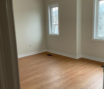 For Lease - 19 Northrop Avenue, Clarington, Ontario - Photo 4