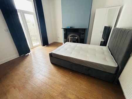***ROOM LET*** Maiden Lane, L13 9AW - Photo 2