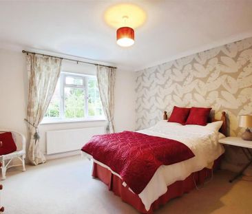 4 bedroom detached house to rent - Photo 1