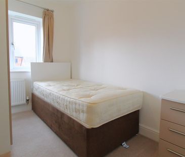 Jubilee Way, Bishops Tachbrook, Leamington Spa - Photo 2