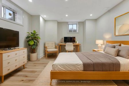 Detached Home For Lease | W9044225 - Photo 3