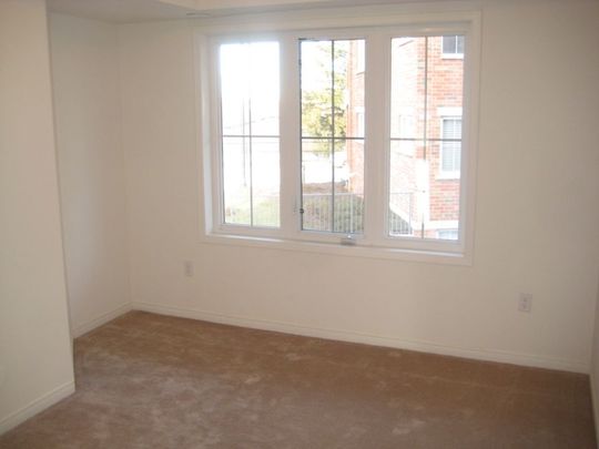 For Lease - 2557 Sixth Line Unit# 1, Oakville, Ontario - Photo 1