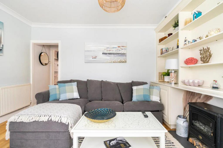 2 bedroom end of terrace house to rent - Photo 2