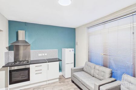 4 bedroom house of multiple occupation to rent - Photo 5