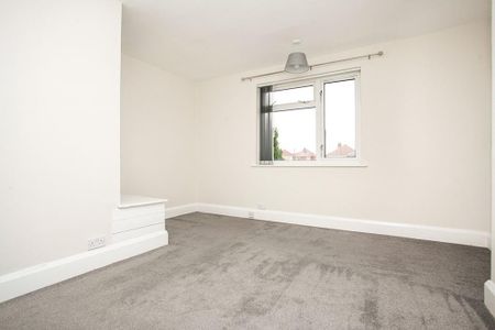 2 bedroom semi-detached house to rent - Photo 5