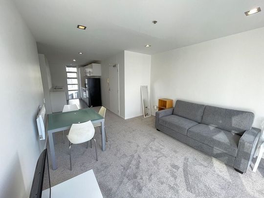 Central 2BR Apartment with Balcony! - Photo 1