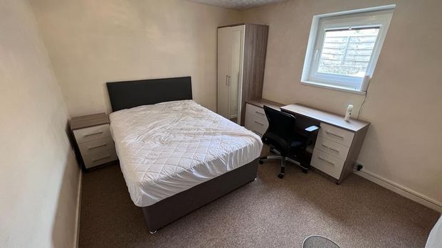 4 bedroom house share to rent - Photo 1