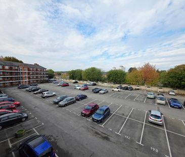 3 bedroom flat to rent - Photo 4