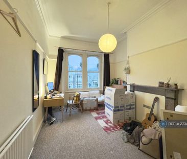 3 bedroom flat to rent - Photo 6