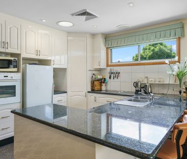 Centrally Located Loft Apartment - Photo 3