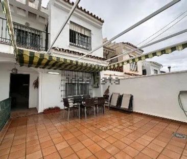 Alquiler de chalet adosado en Calle Topacio s/n - Photo 3