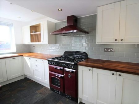 Terraced House to rent on - Photo 4