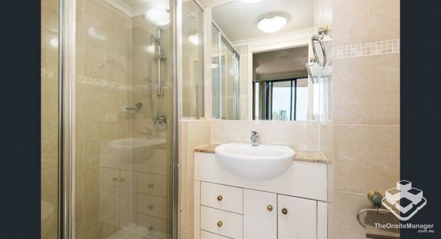 Brisbane City, Furnished 3B + 2B, Available 17 Nov - Photo 1