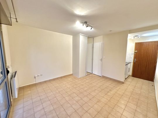 Location Appartement 1 pièce 18m² ST MARTIN D HERES 38400 - Photo 1