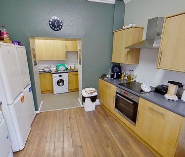 6 bedroom townhouse to rent - Photo 2