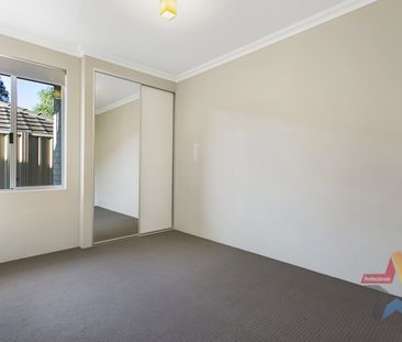 HIDDEN GEM-SPACIOUS REAR VILLA, A STONES THROW FROM THE BEAUTIFUL S... - Photo 4