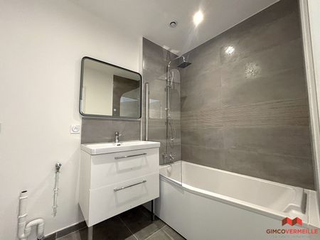 Location Appartement 2 pièces 54m² - Photo 3