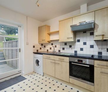 3 bedroom flat to rent - Photo 4