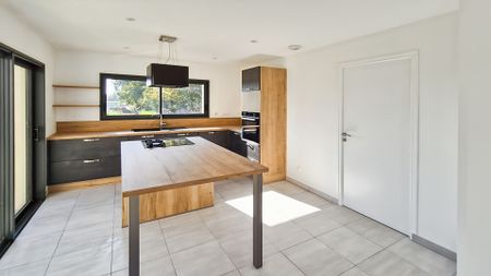 Maison T5 Locunolé à louer - Photo 2