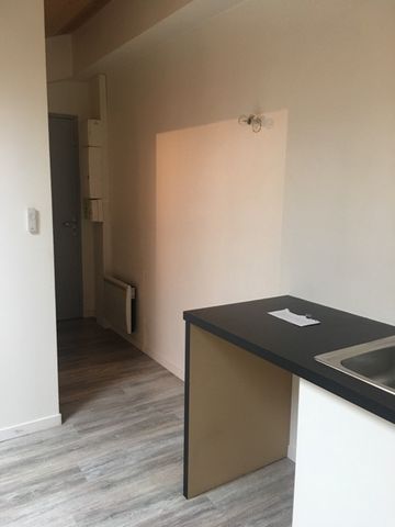 Location Appartement 1 pièce 21m² BORDEAUX 33000 - Photo 2
