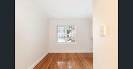 Three bedroom townhouse in cul-de-sac - Photo 5