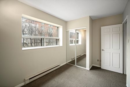 2 Bedroom - Photo 2