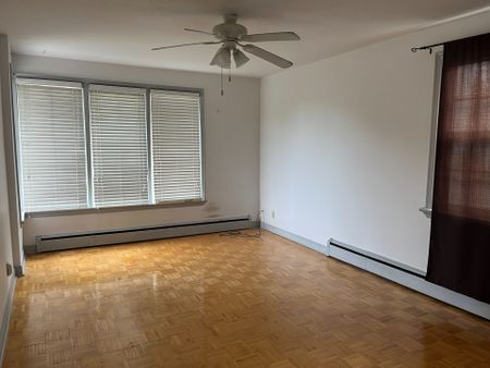 For Lease - 2 La Rose Avenue Unit# Upper Floor, Toronto, Ontario - Photo 2