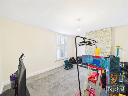 3 bedroom semi-detached house to rent - Photo 2