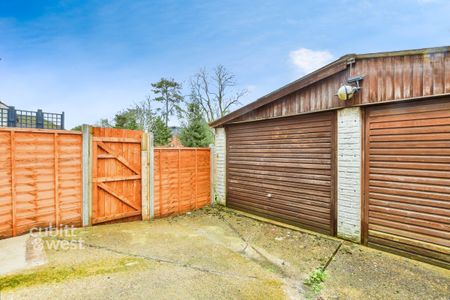 5 bedroom semi-detached house to rent - Photo 3