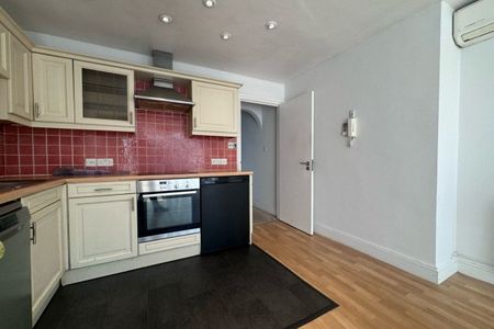 Aldenham Road - Photo 4