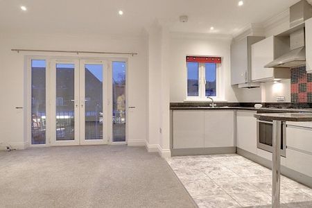 Christopher Martin Place, Billericay, CM 11, Property for rent - Photo 2