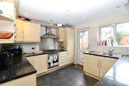 2 bedroom maisonette to rent - Photo 5