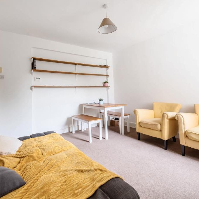 4 bedroom terraced house to rent - Photo 1