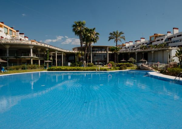 Apartment, with indoor pool, jacuzzi, sauna and gym, in Benahavis