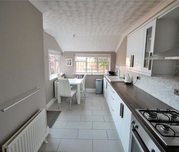 3 bedroom terraced house to rent - Photo 2