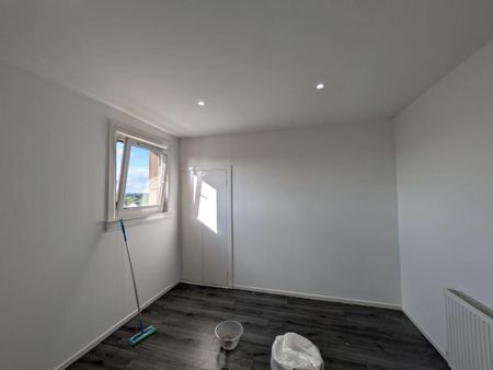 3 bedroom apartment to rent - Photo 4