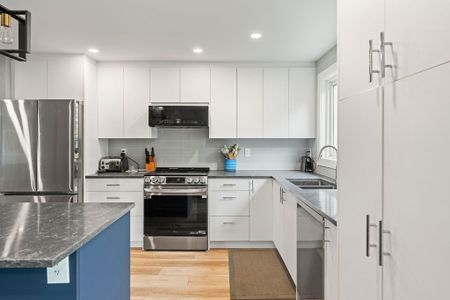 For Lease - 2051 Kings Grove Crescent, Beacon Hill North - South and Area, Ontario - Photo 5