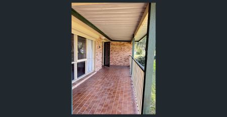 12 Bluett Crescent, Doonside, NSW 2767 - Photo 2