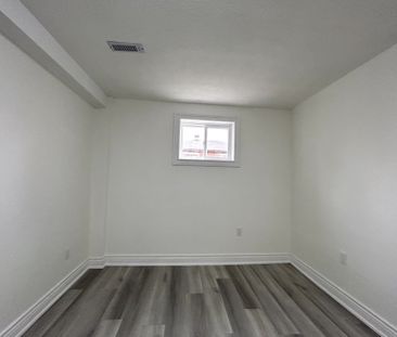 For Lease - 78 Parkdene Court, Toronto, Ontario - Photo 3